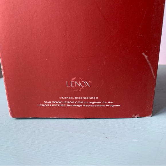 ❗️MOVING SALE❗️ LENOX “Ringing in Peace” Angel Ornament - Picture 9 of 10